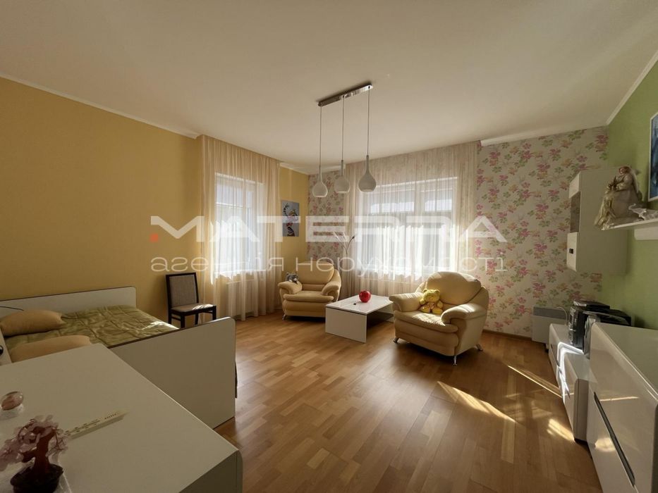 Продаж сучасного будинку в Забірʼє 1 лінія від лісу