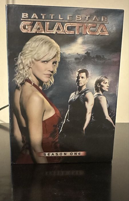 Séries em DVD - Battlestar Galactica e Star Trek - 40 dvd's
