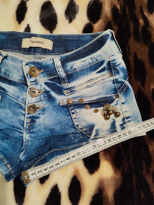 Шорты с заниженной посадкой