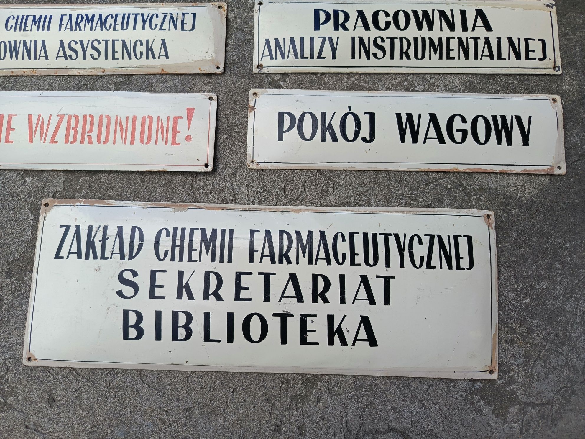 Stare emaliowane tablice PRL komplet