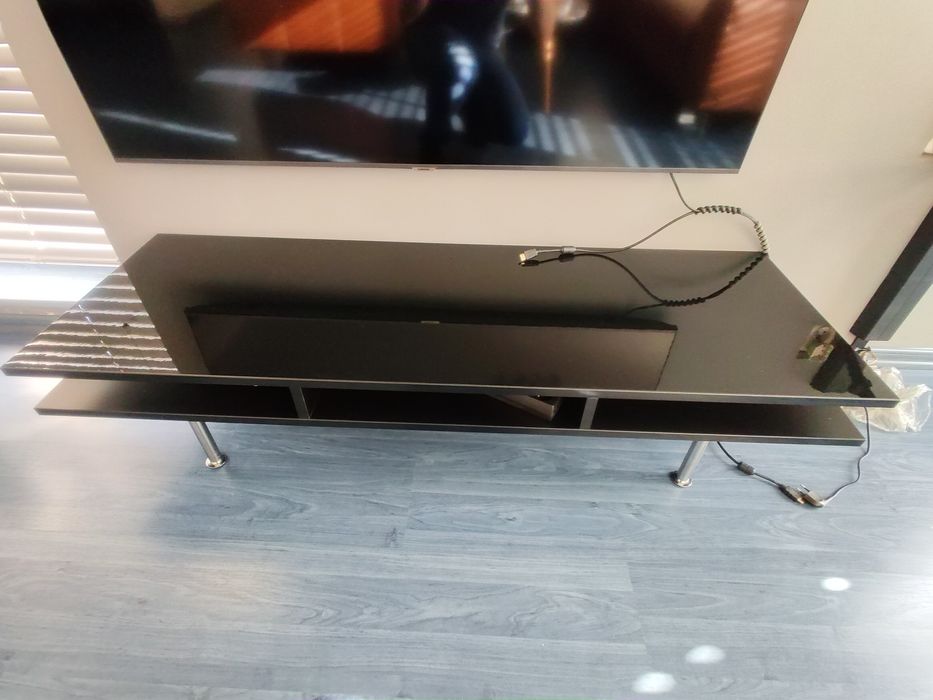 Stolik pod telewizor