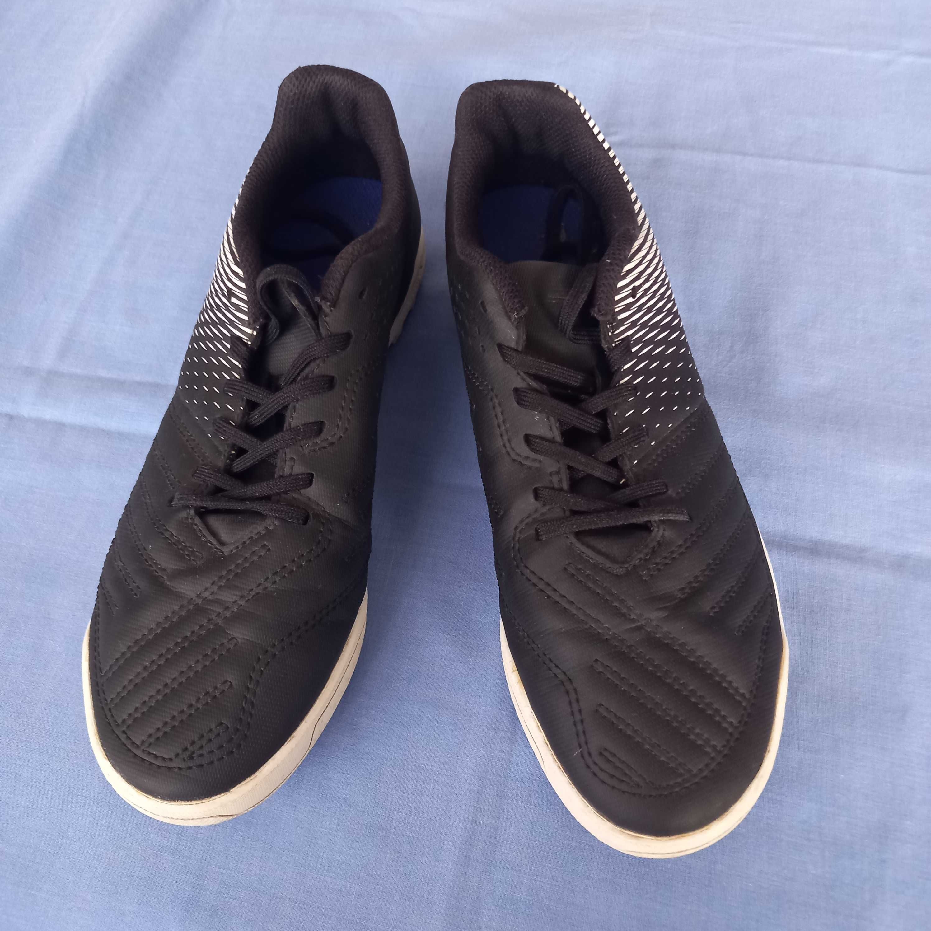 Buty sportowe - halówki firmy nike i kipsta za 45 zł.