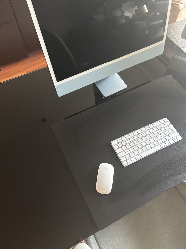Mesa madeira com vidro preto extensivel