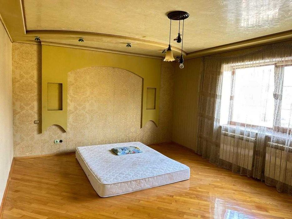 Готовий особняк з ремонтом біля ТРЦ Metro