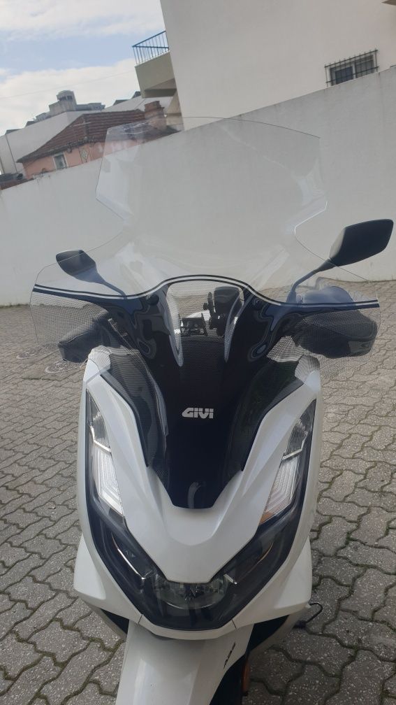 Parabrisa GIVI para  Honda pcx 2021