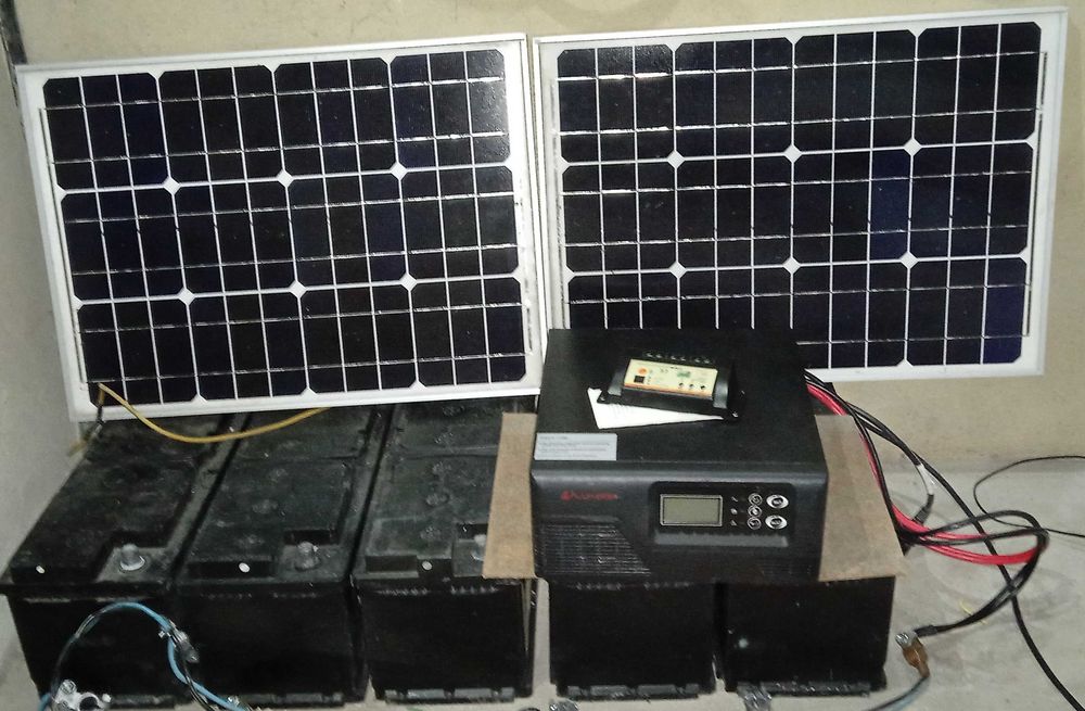 Комплект інвертор акумулятори сонячні панелі контролер