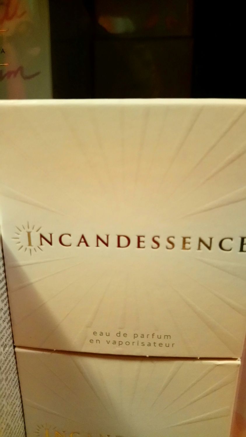 Woda perfumowana Incandessence Avon