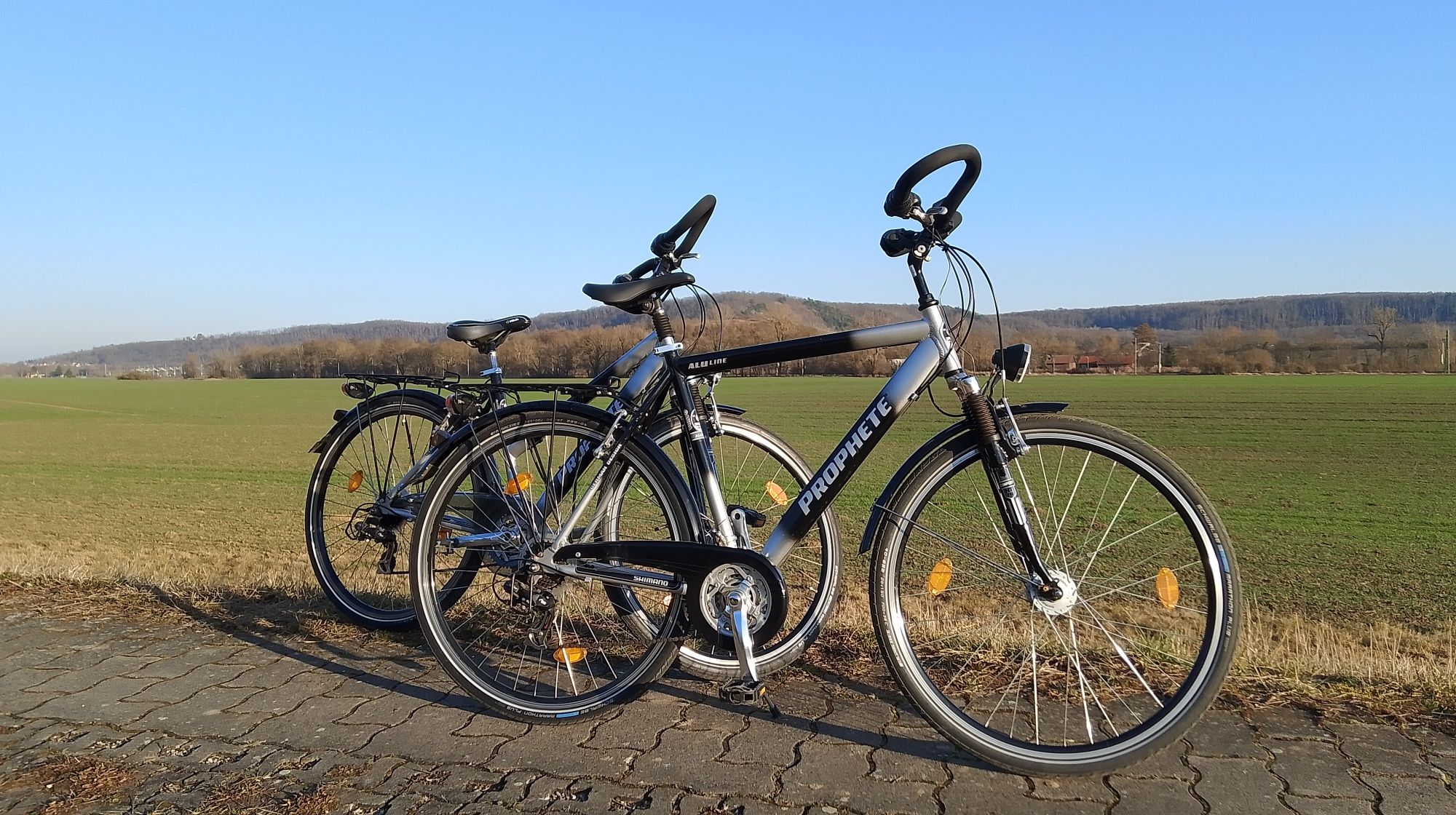Rowery trekkingowe para.