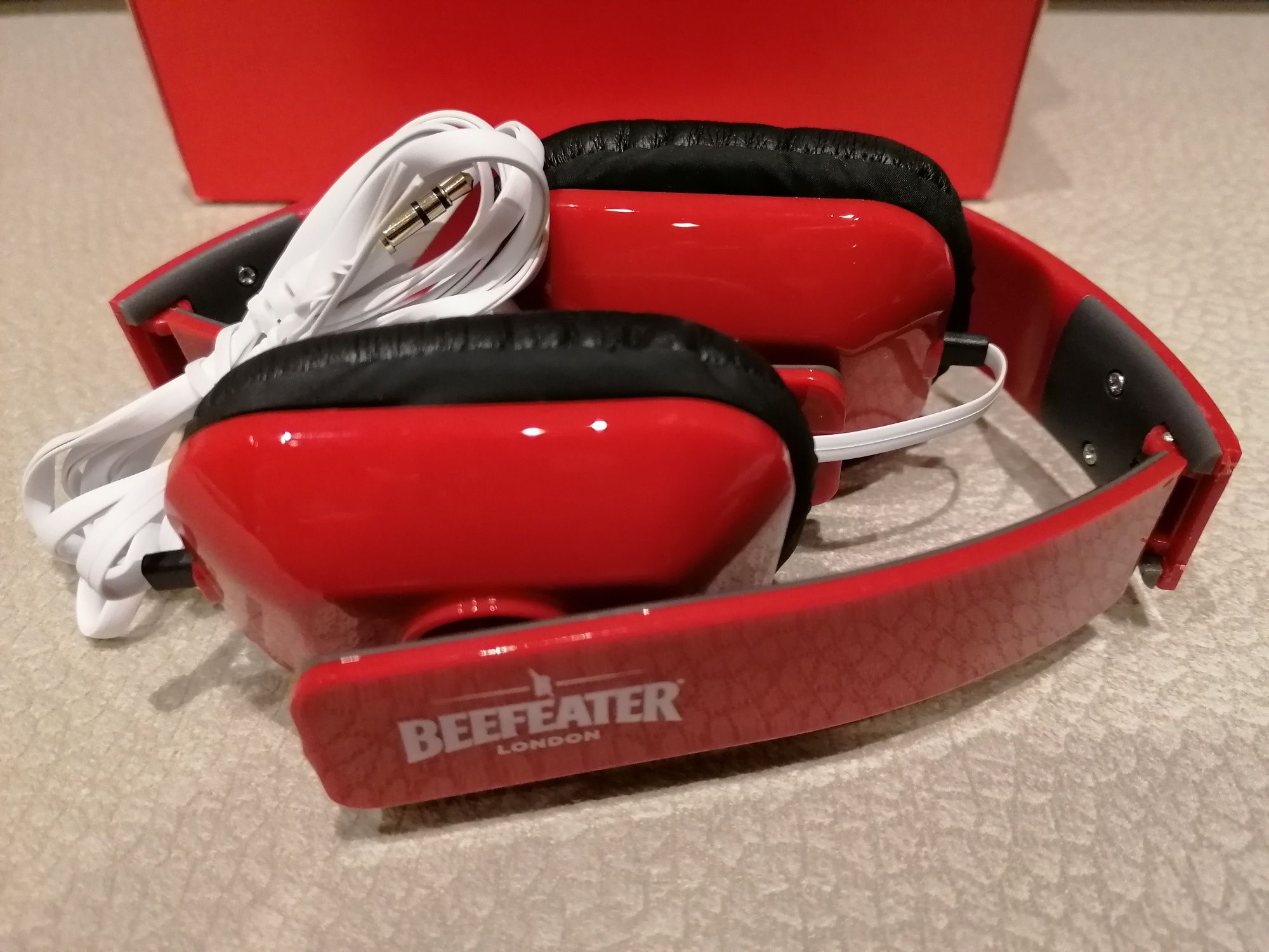 Headphones Beefeater London