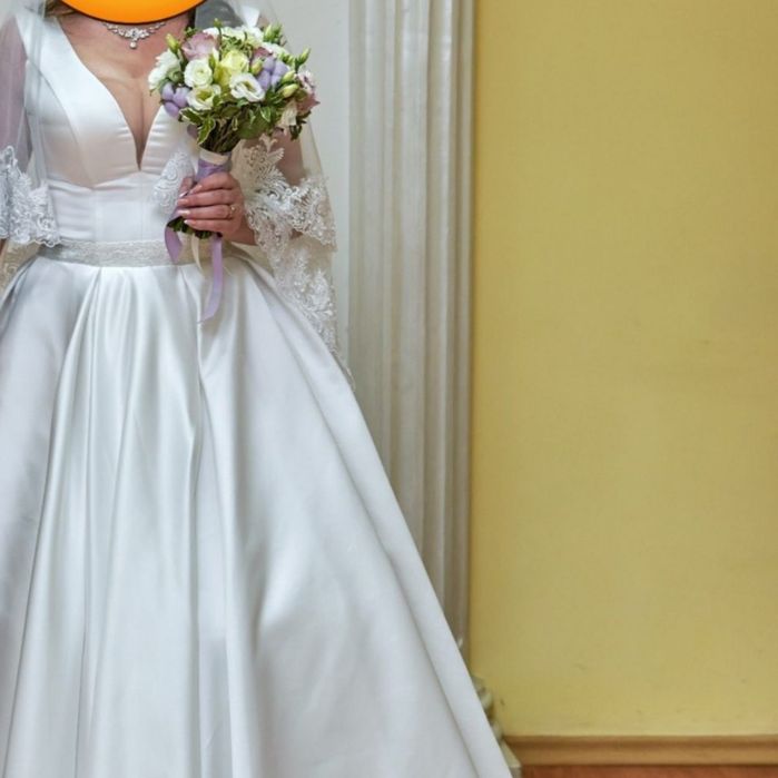 Весільна сукня біла атласна свадебное платье