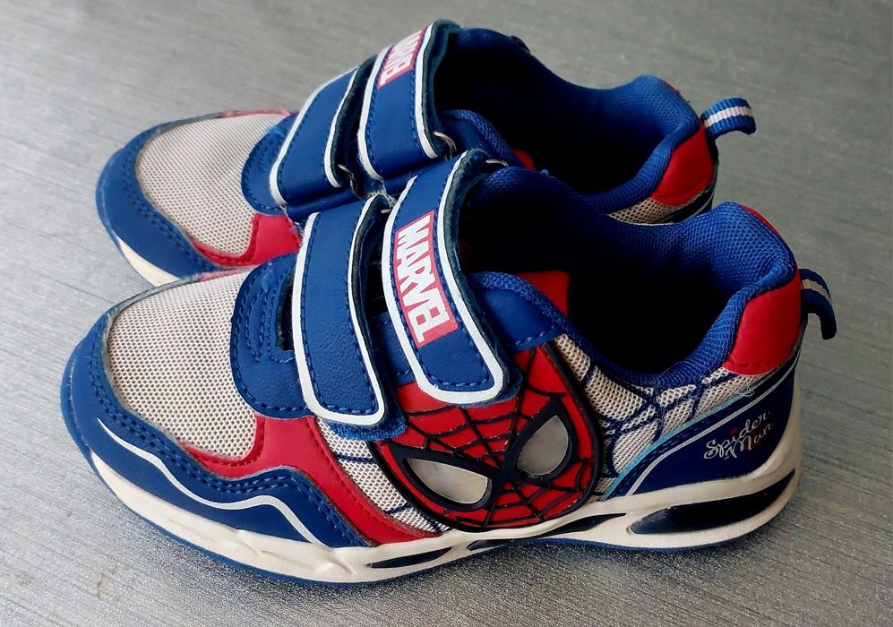 Buty SPIDER świecące rozm. 27 używane niezniszczone