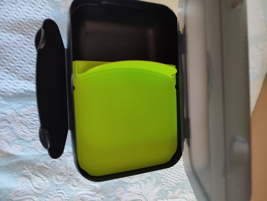 Caixa lancheira Tupperware novo