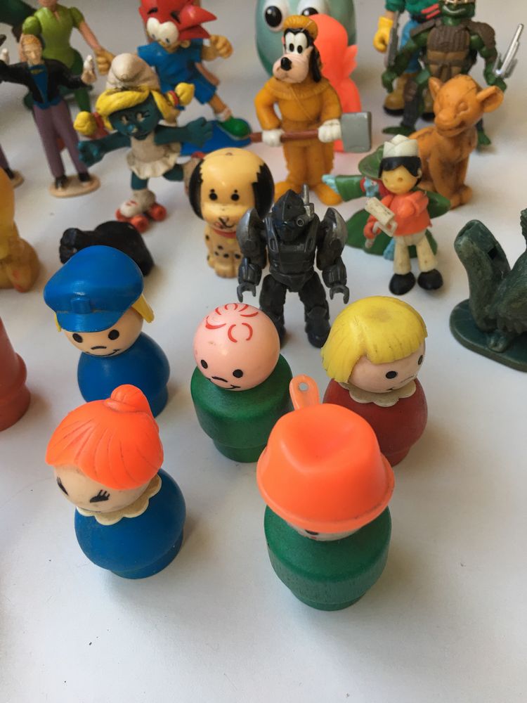 Bonecos / figuras antigos