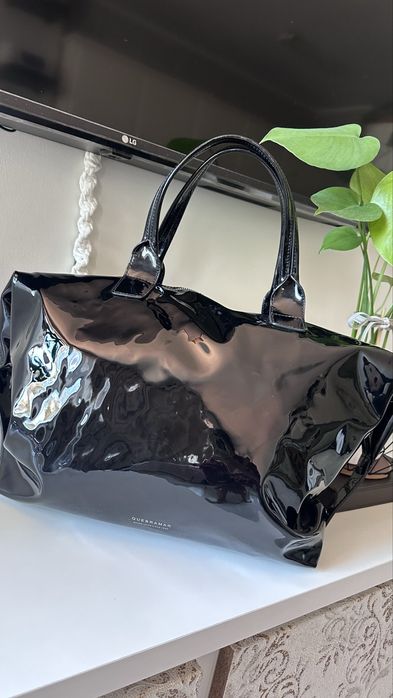 Mala quebramar preto verniz