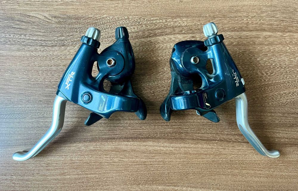 Vintage Shimano XTR ST-M900 Shifter/Brake Lever Combo (3x8)