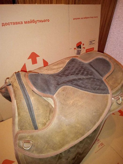 Продам кожаное безленчиковое седло для лошади б/у в хорошем состоянии