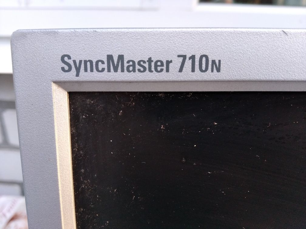 Samsung SyncMaster 710n