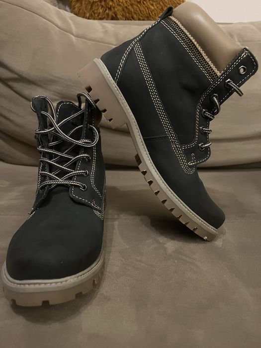 Fantastyczne granatowe trapery marki Lasocki rozmiar 39