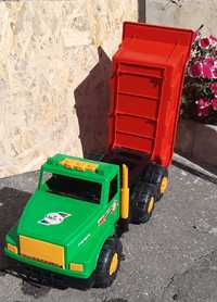 Продам большой игрушечный грузовик и детский мотоцикл орион