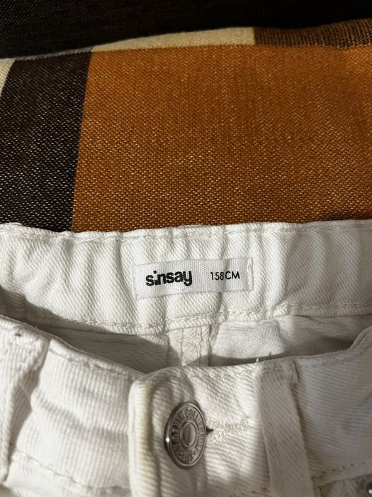 Белые джинсы Широкий клёш