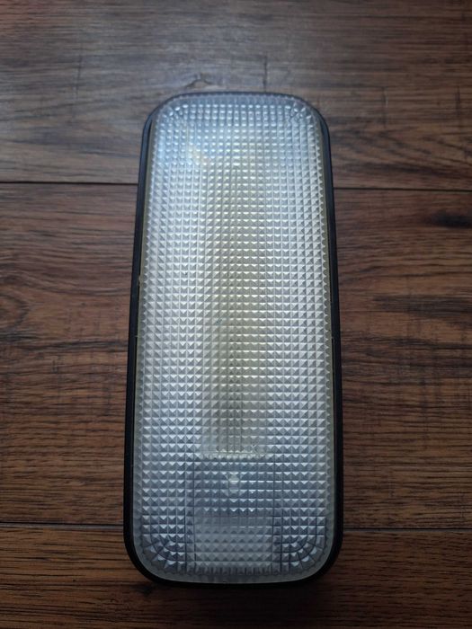 Светильник для салона автомобиля