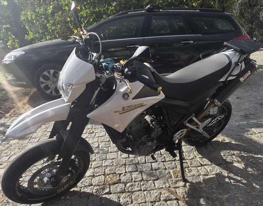Yamaha XT660x (original X) branca 2011 30 mil kms