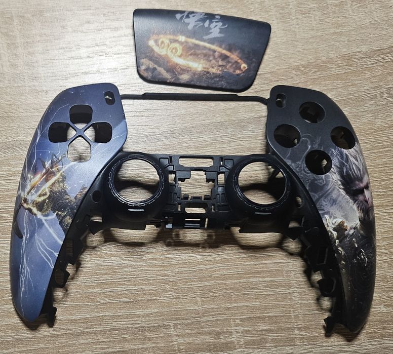 Корпус dualsense в стилі Black Myth WuKong. Лицьова панель