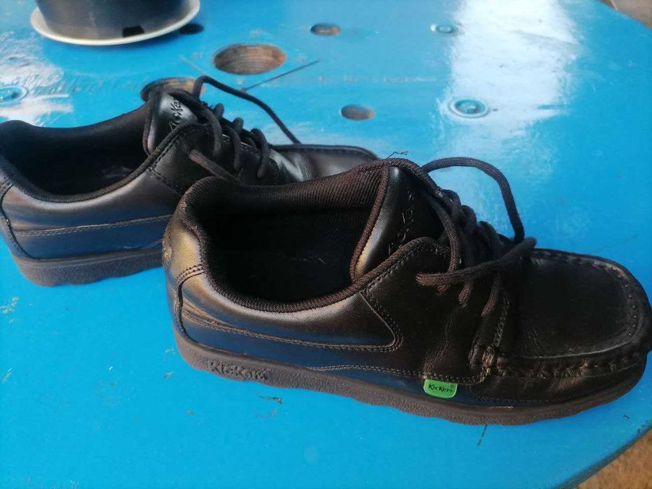 Продам Kickers натуральна шкіра 39р