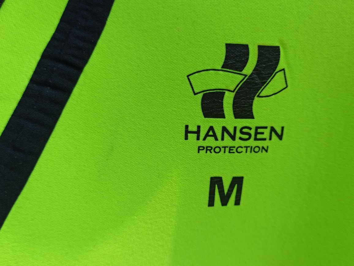 Kombinezon ratunkowy suchy firmy Hansen Rescue suit.