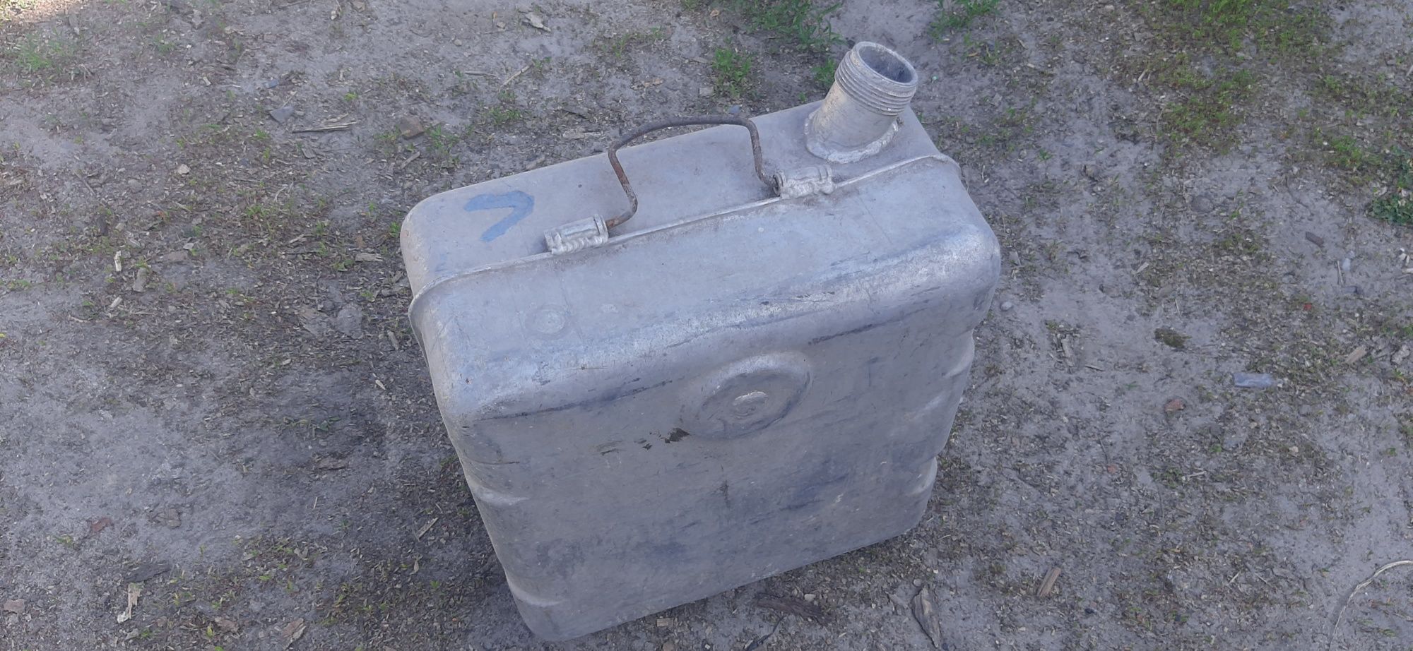 Продам алюминевую канистру