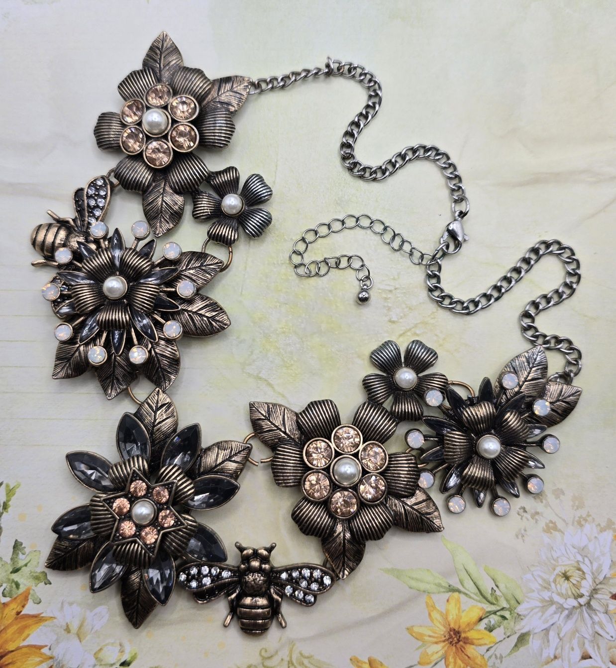 Kwiaty kwiatki pszczoły pszczoła owady owady Naszyjnik vintage glamour