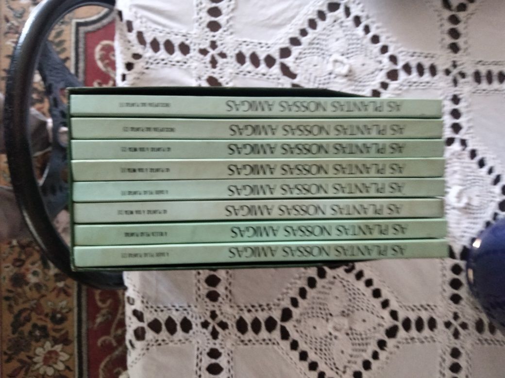 Várias coleções de livros anos 70