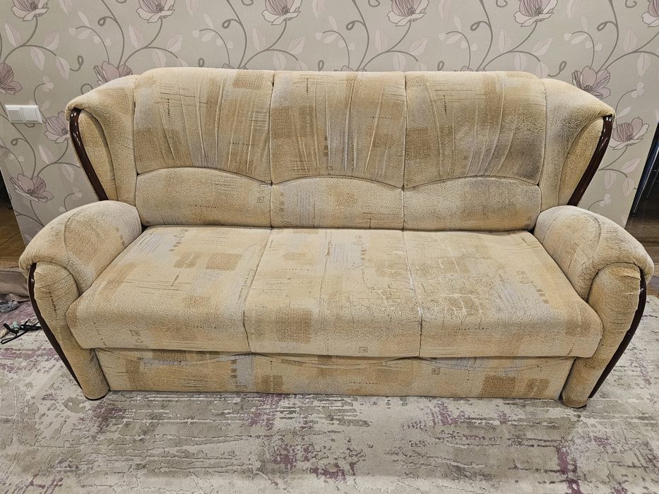 Диван б/у в нормальному стані