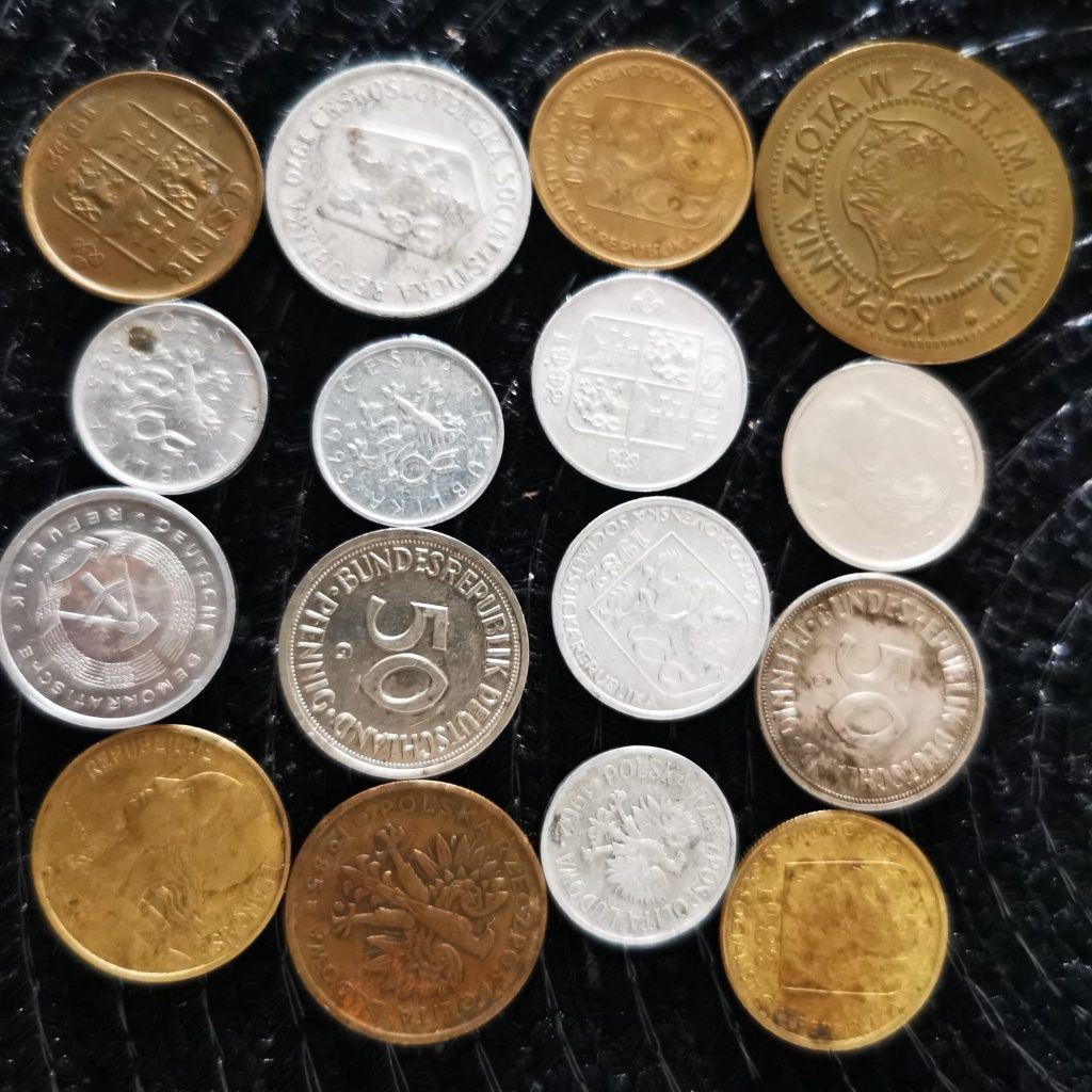 Stare, różne monety.
