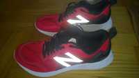 Sprzedam prawie nowe buty New Balance MTMPOCR kolor czerwony.