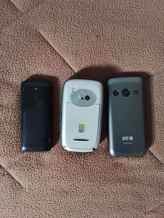 Telemóveis avariados