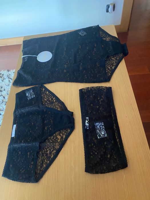 Set lingerie Chloé composto por body, top e cueca. Novo com etiqueta.