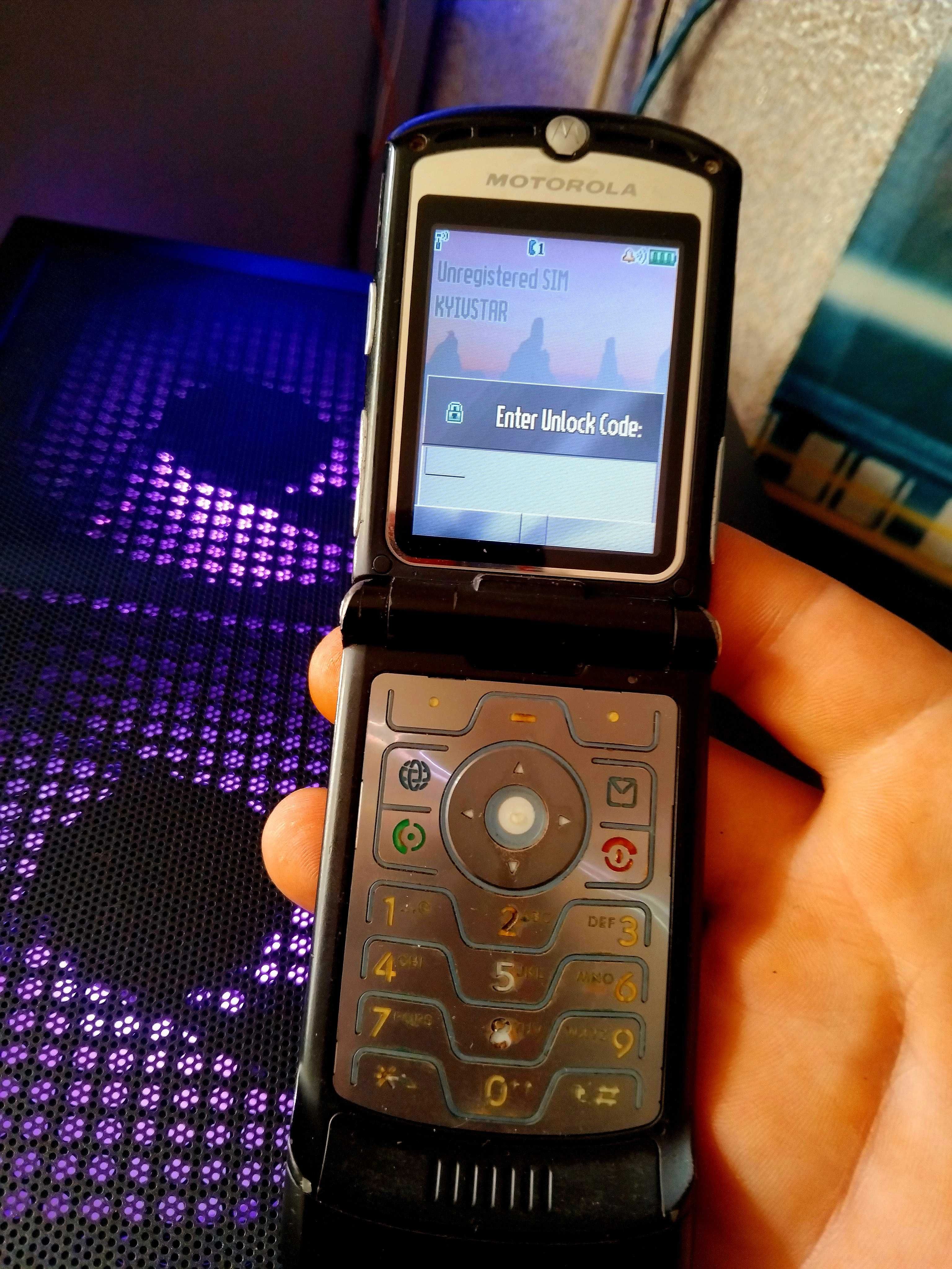 Телефон motorola razr v3