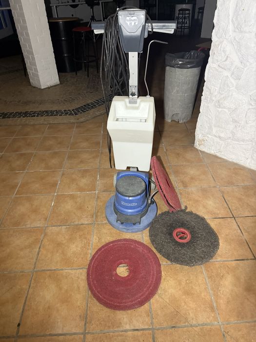 Lavadora,pouco uso..