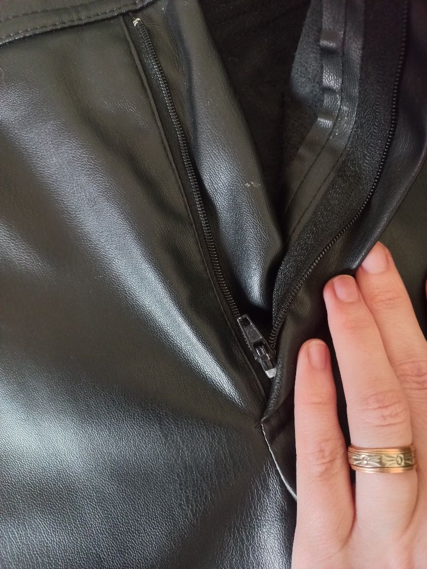 Продам шкіряні штани Zara (утеплені)