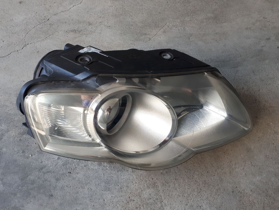 Ótica/ farol original Hella direita VW Passat B6 2006 para a frente