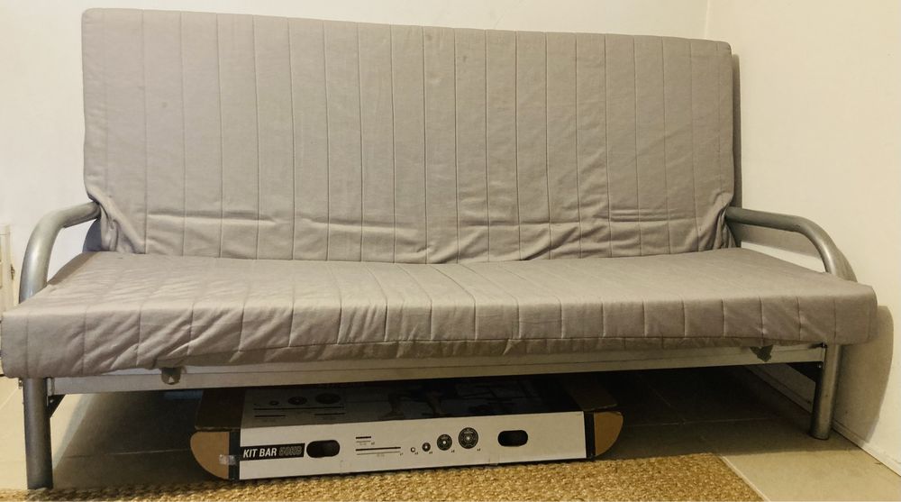 1 Sofá cama quase novo