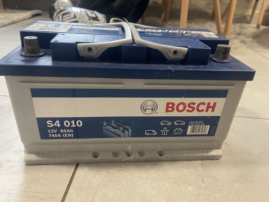 Sprzedam akumulator Bosch S4 010, 12V 80Ah 740A (EN).