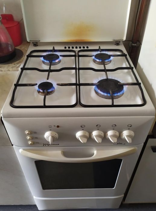 Kuchenka gazowa 4 palnikowa z dogrzewaczem piekarnikowym