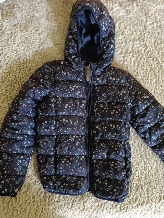 Куртка на дівчинку