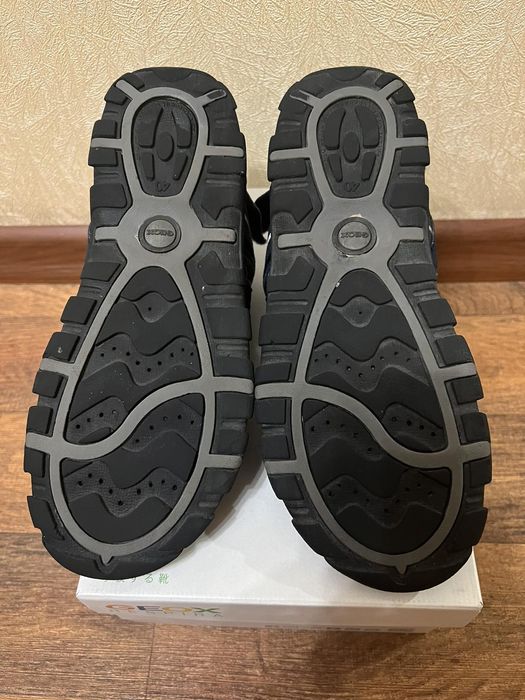 Продам босоножки Geox