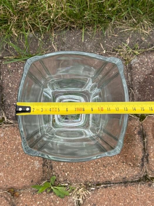 Wazony szklane różne rodzaje