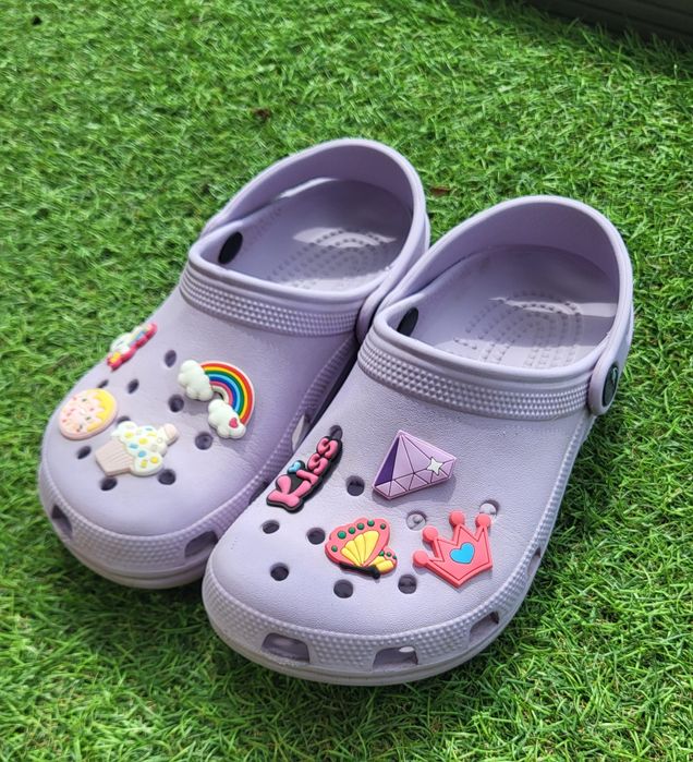 Crocs sandaly klapki basen ogrodu j2 33-34 fioletowe przypinki
