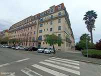 Apartamento T3 com garagem e arrumos