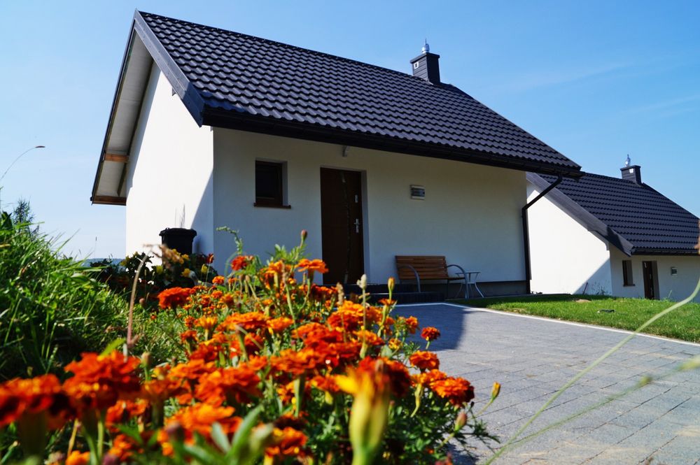 Domki   całoroczne do wynajęcia z widokiem na jezioro wolne terminy